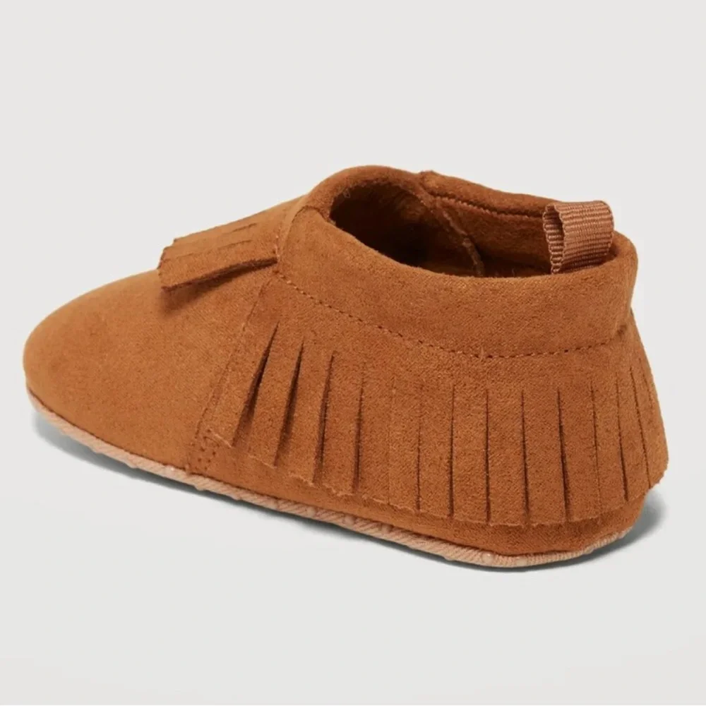 NWT Old Navy Baby Unisex Faux-Suede Moccasin Booties (Size 6-12 Months)